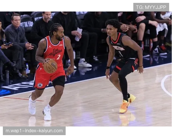 快船95-102不敌火箭 伦纳德遭无限夹击仅得24分 快船95-102不敌火箭 伦纳德遭无限夹击仅得24分